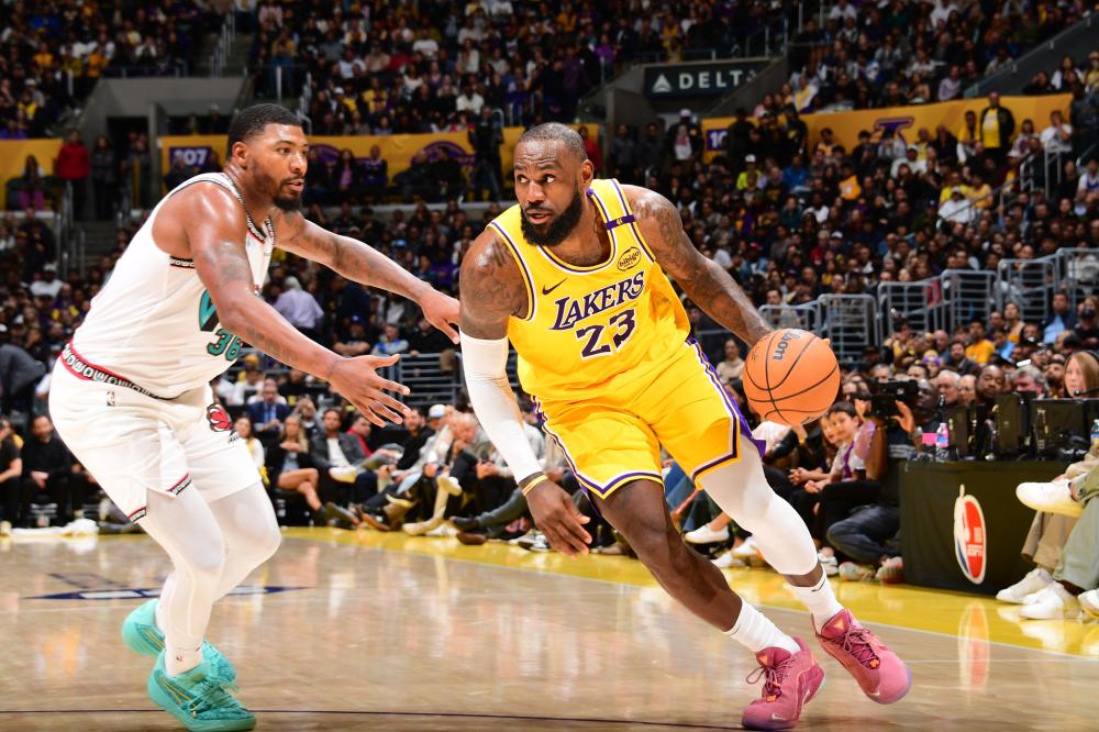 成长并在巴 成长并在巴